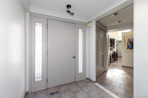 1 Franklin Rd, Great Neck, NY, 11024-2009 | Card Image