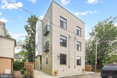 135 E Springer St, PHILADELPHIA, PA, 19119-2243 | Card Image