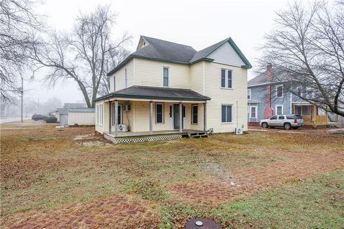 425 E 5th St, Cherryvale, KS, 67335-2206 | Card Image