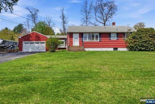 49 Heather Hills Dr, Oak Ridge, NJ, 07438-8806 | Card Image
