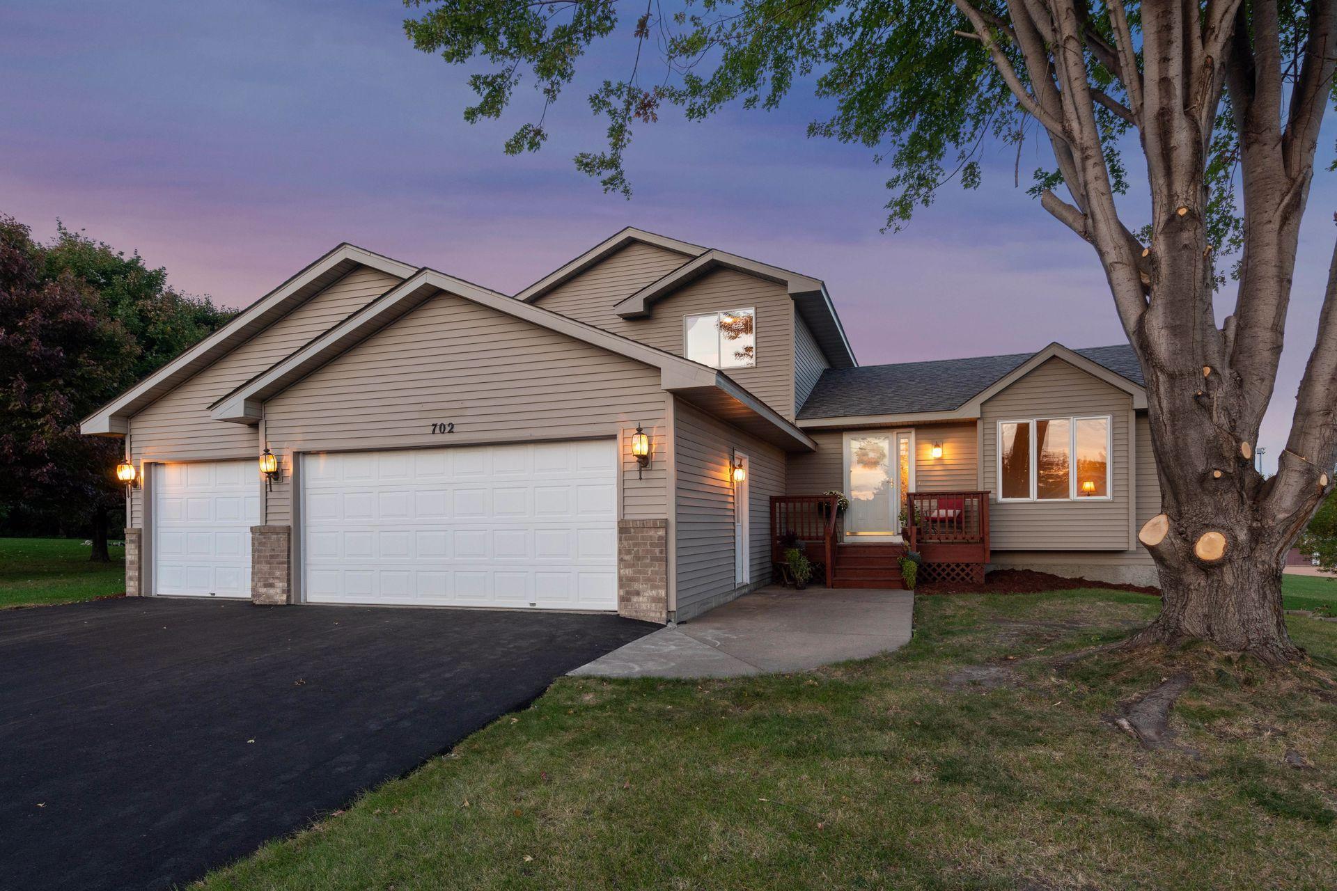 Martingale Dr, Norwood Young America, MN 55368