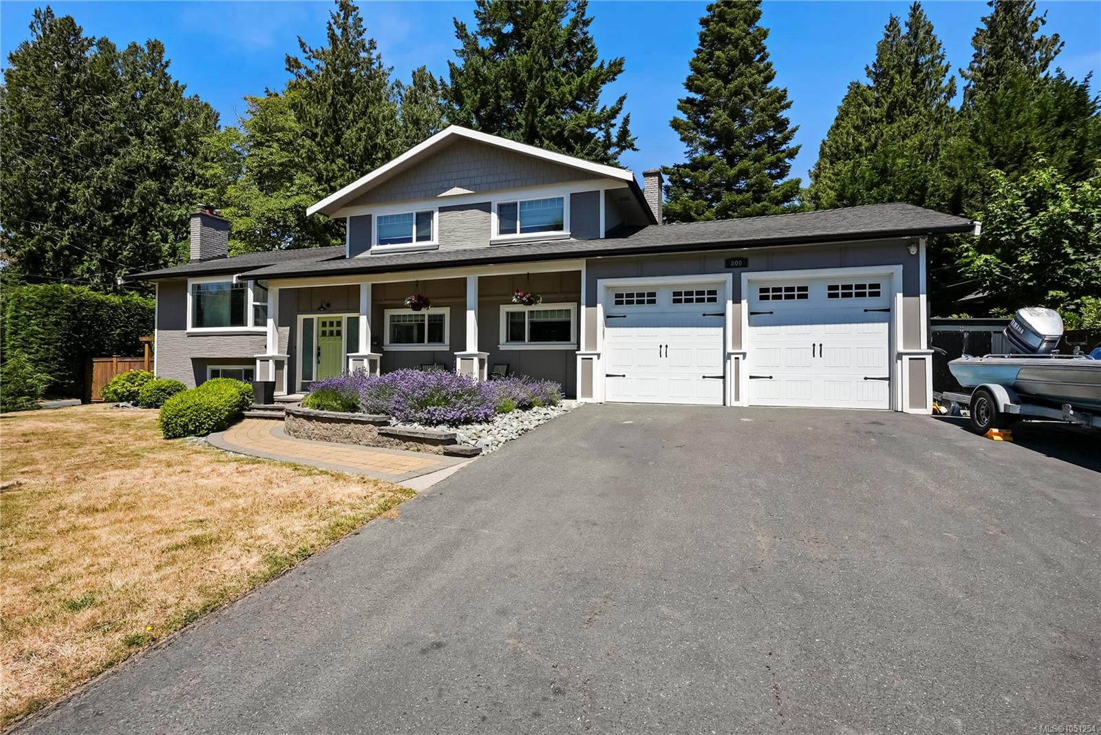 800 Alvarado Terr, Pending in Victoria - eXp Realty