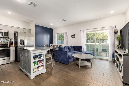 8262 N 22nd Dr, Phoenix, AZ, 85021-7877 | Card Image