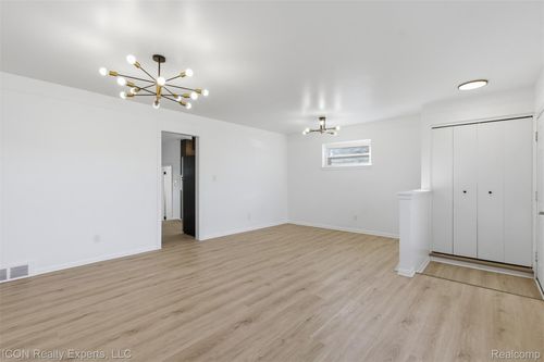 1586 Myrtle Ave, Madison Heights, MI, 48071-3038 | Card Image