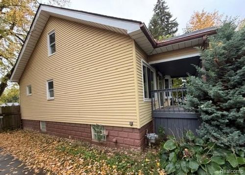 74 E Fairmount Ave, Pontiac, MI, 48340-2726 | Card Image