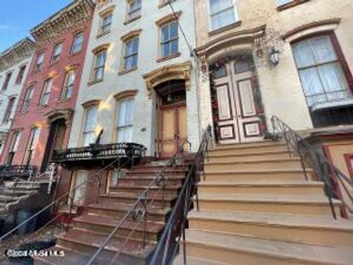 4-17 Ash Grove Pl, Albany, NY, 12202-1801 | Card Image