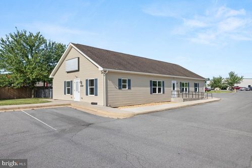 4489 Martinsburg Pike, CLEAR BROOK, VA, 22624-1528 | Card Image