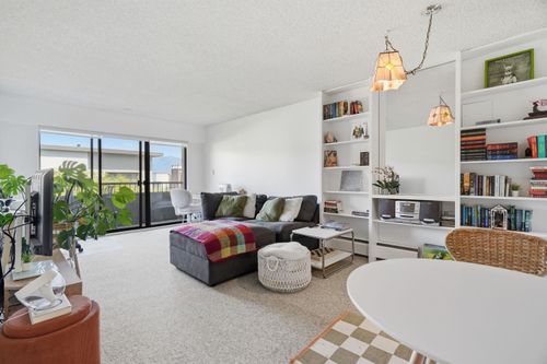 305-2475 York Ave, Vancouver, BC, V6K1C9 | Card Image