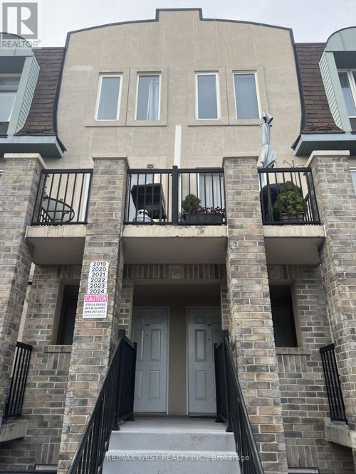 2020-125 George Appleton Way, North York, ON, M3M0A2 | Card Image