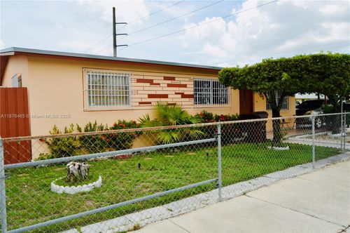 601 E 33rd St, Hialeah, FL, 33013-3352 | Card Image