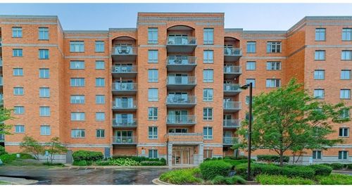apt-202-6801 N Milwaukee Ave, Niles, IL, 60714-4554 | Card Image