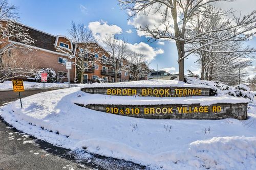 apt-26-210 Brook Village Rd, Nashua, NH, 03062-2797 | Card Image