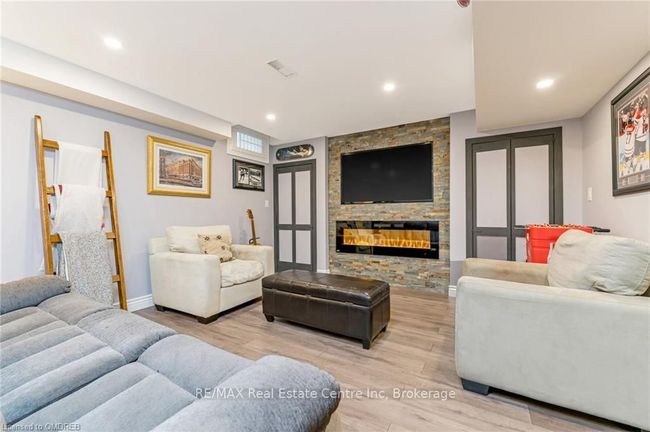 344 Landsborough Ave, House attached with 3 bedrooms, 4 bathrooms and 2 parking in Milton ON | Image 39
