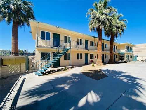 6-3762 Royal Crest St, Las Vegas, NV, 89119-7012 | Card Image