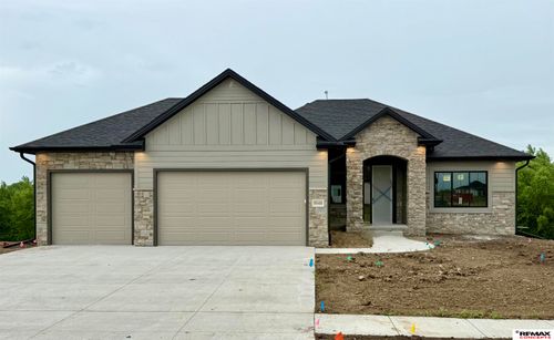 9549 Elm Creek Road, Lincoln, NE, 68520 | Card Image