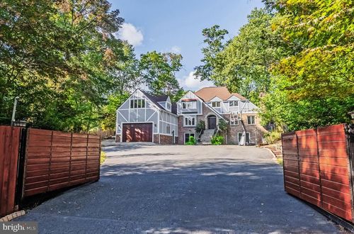 2352 Cedar Ln, Vienna, VA, 22182-5206 | Card Image