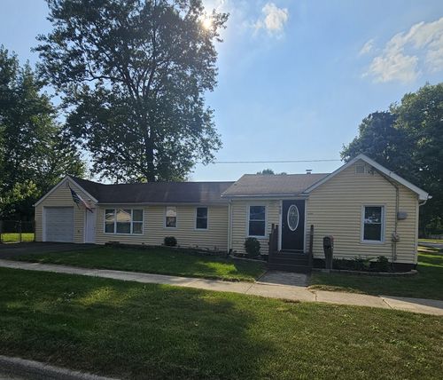 900 Charles St, Aurora, IL, 60506-3711 | Card Image
