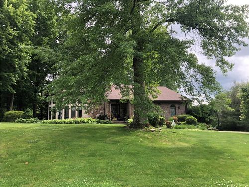 143 Regency Dr, Uniontown, PA, 15401-8981 | Card Image