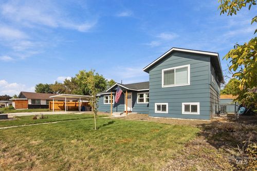 9050 W Edna St, Boise, ID, 83704-3207 | Card Image