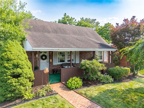 658 Lindsay Rd, Carnegie, PA, 15106-3844 | Card Image