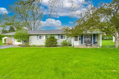 6126 Mark Dr, Bedford Heights, OH, 44146-3923 | Card Image