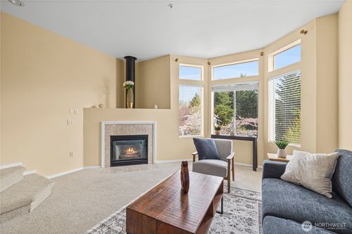 2145-2145 Nw Pacific Elm Dr, Issaquah, WA, 98027-8613 | Card Image