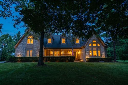 548 Amity Rd, Galloway, OH, 43119-9721 | Card Image