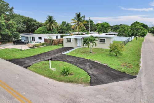 6301 Hayes St, Hollywood, FL, 33024-5929 | Card Image