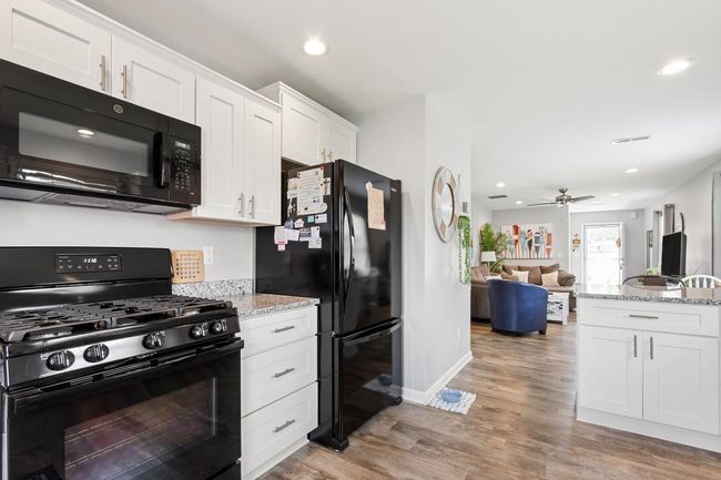 1523 Eadens Pl, Condo with 2 bedrooms, 1 bathrooms and null parking in Dixon IL | Image 10