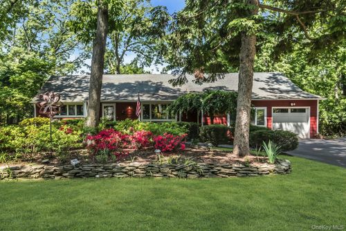 26 Marys Ln, Centerport, NY, 11721-1118 | Card Image