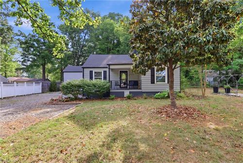 2605 Pinecroft Road, Greensboro, NC, 27407 | Card Image