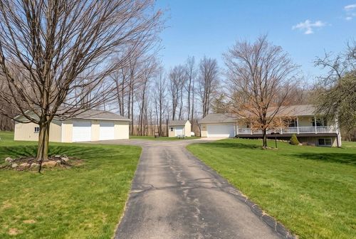 3720 James St, Dorr, MI, 49323-9041 | Card Image