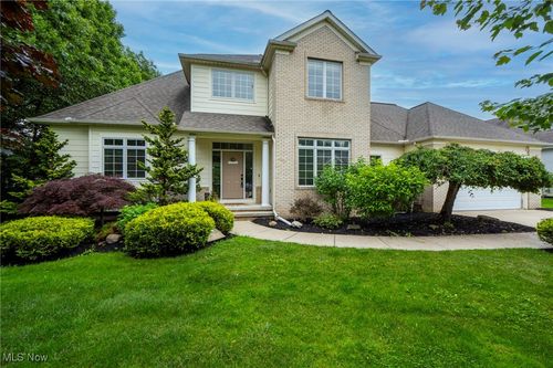 7955 Forest Valley Ln, Concord Township, OH, 44077-8528 | Card Image