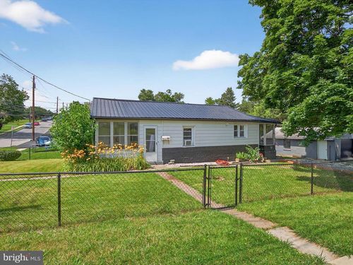 102 Altoona Ave, ENOLA, PA, 17025-2502 | Card Image