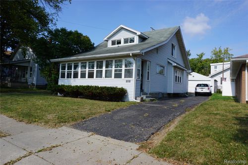 2008 University Ave, Flint, MI, 48504-6218 | Card Image