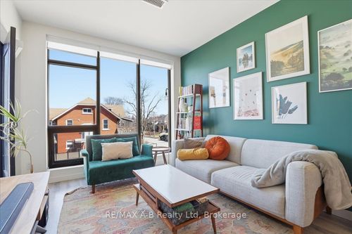 214-690 King St W, Kitchener, ON, N2G0B9 | Card Image