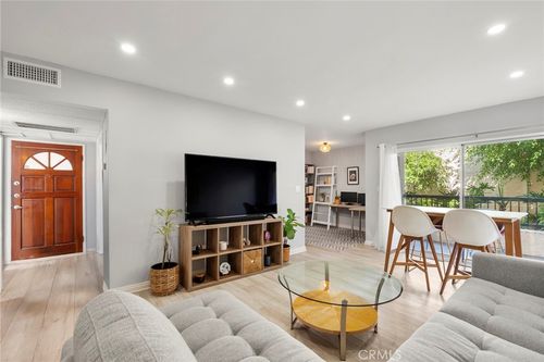 unit-5-18307 Burbank Blvd, Tarzana, CA, 91356-2738 | Card Image