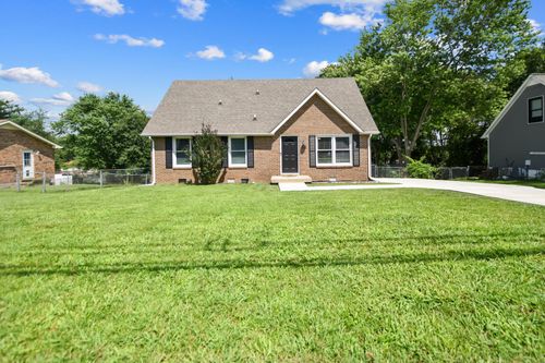 433 Cunningham Ln, Clarksville, TN, 37042-5397 | Card Image