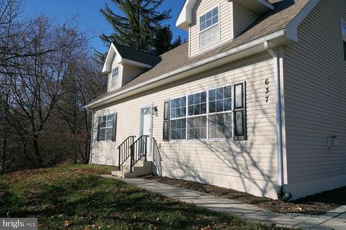 637 Mccalls Ferry Rd, PARKESBURG, PA, 19365-1040 | Card Image