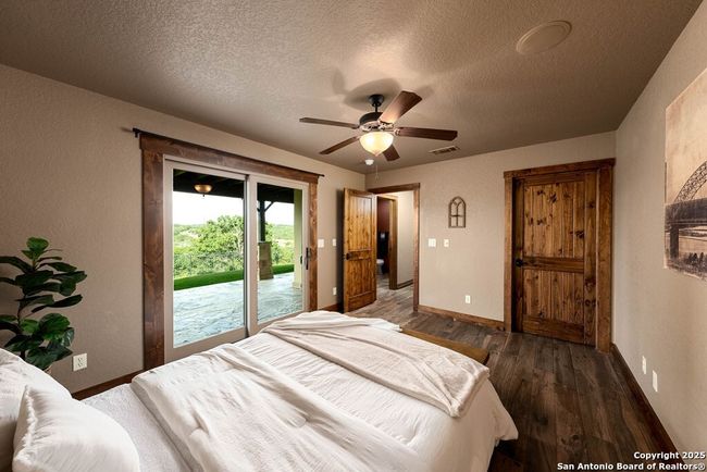 112 Juniper Pt, House other with 4 bedrooms, 5 bathrooms and null parking in Ingram TX | Image 36