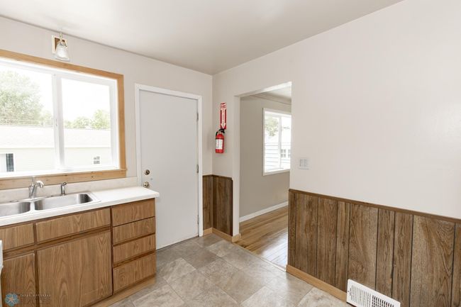 Kitchen | Image 10