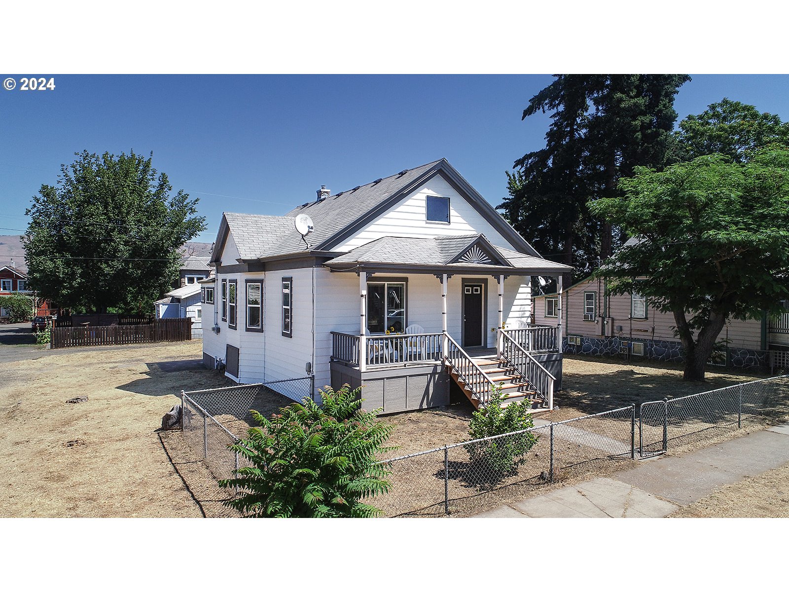 8th St, The Dalles, OR 97058