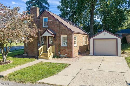 1588 25th St Nw, Canton, OH, 44709-3469 | Card Image