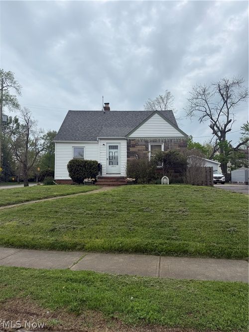 18011 Windward Road, Cleveland, OH, 44119 | Card Image