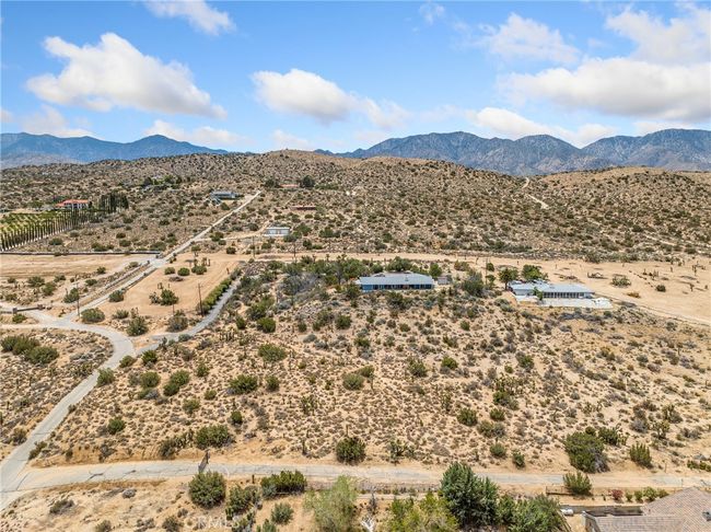 31611 157 Th St E, House other with 3 bedrooms, 3 bathrooms and 2 parking in Llano CA | Image 8