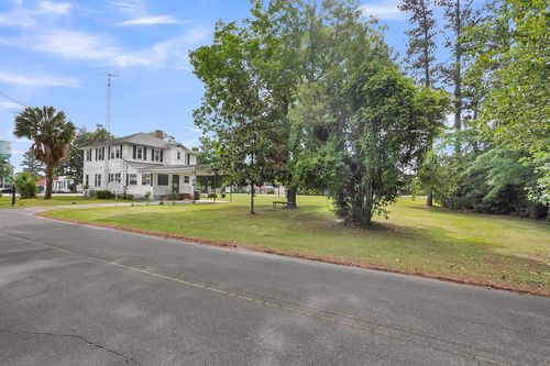 5539 Memorial Blvd, Saint George, SC, 29477-2483 | Card Image