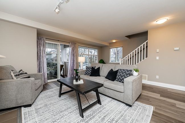 6 - 6555 192 A Street, Townhouse with 3 bedrooms, 2 bathrooms and 4 parking in Surrey BC | Image 5