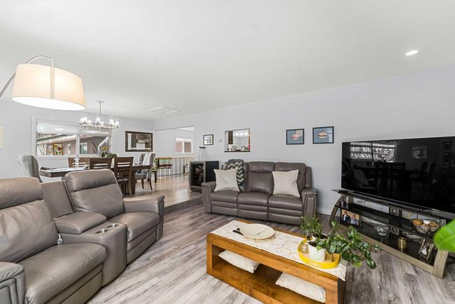 323 Alcott Cres Se, House other with 5 bedrooms, 3 bathrooms and 2 parking in Calgary AB | Image 14