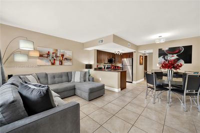 6-103 - 8580 Nw 6th Ln, Condo with 2 bedrooms, 2 bathrooms and null parking in Miami FL | Image 2