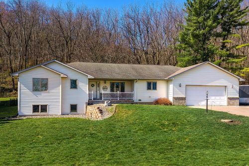 W5115 County Road B, La Crosse, WI, 54601-2983 | Card Image